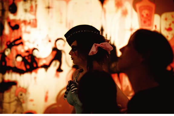 viewers in the gallery (garcia,2005)